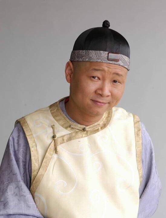 转-四位演员虽长的丑但娶漂亮妻子, 有人选择隐居, 他果然还是出事了