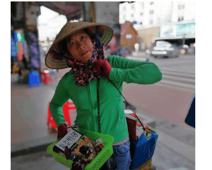 东兴口岸的朝汐越南妹