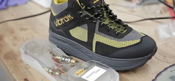 研究人员开发出步行时发电功率20瓦的鞋子