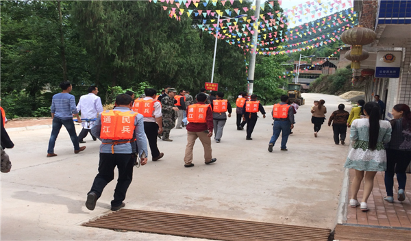 通江县回林乡开展防汛应急演练 筑牢汛期安全防线