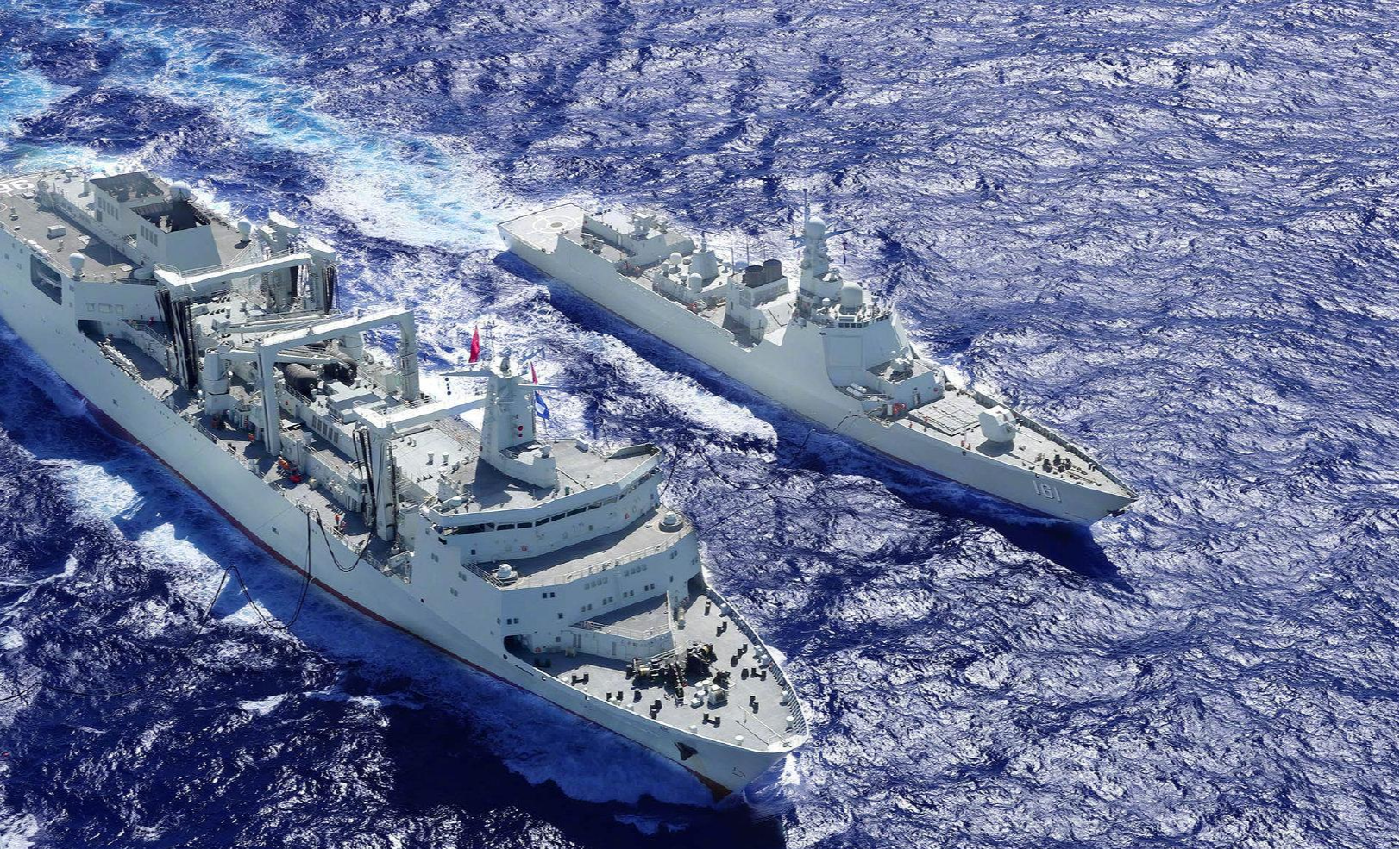 8万吨, 901型综合补给舰有多大?