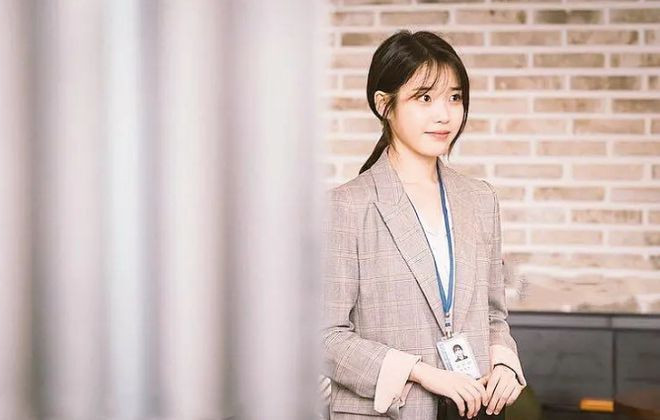 ���ݴ�����10���߷ֺ���, ÿһ�����Ǽ���, �ɱ�˵�㶼������(���� �ݼ�)