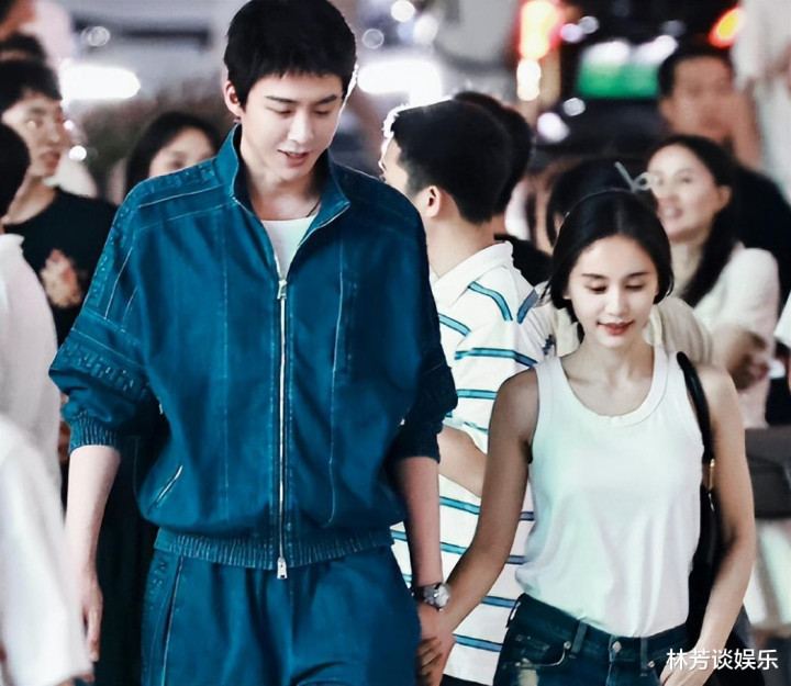 ����������һ���Ĵ�����, ��֪���������ڡ�ק��ʲô!(����������Ȼ������)