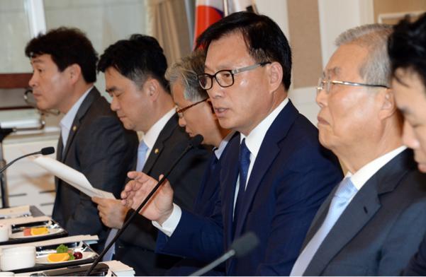 艺人经纪收入榜_韩国艺人公司收入(2)