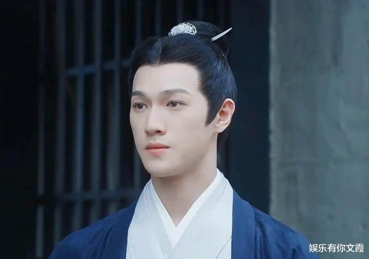 ��һ����װ��������Ϯ, ������������ǿǿЯ��, �������к�Ϸ����