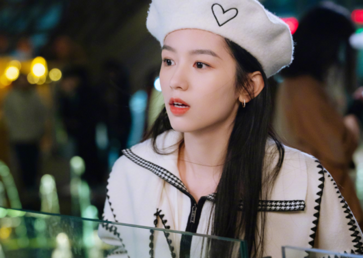 又一部甜宠剧开播, 被指翻版《微微一笑很倾城》, 首播热度破6000