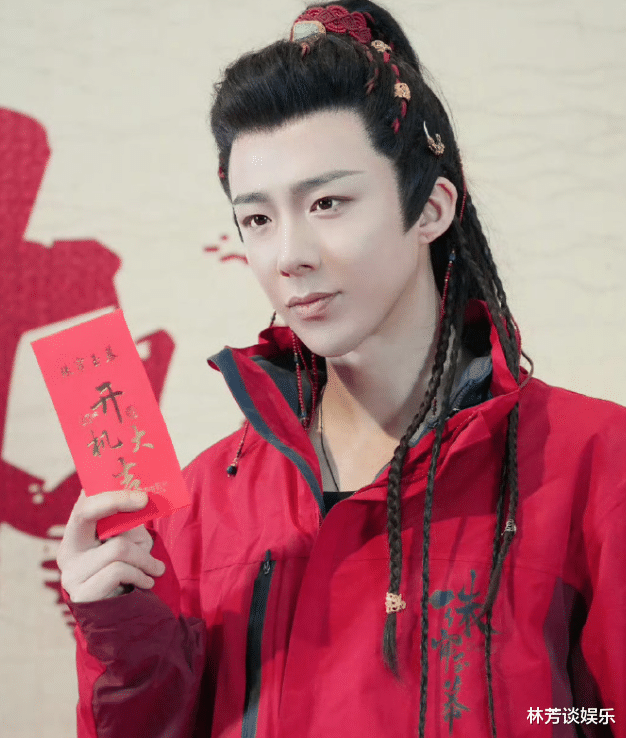 ����������һ���Ĵ�����, ��֪���������ڡ�ק��ʲô!(����������Ȼ������)