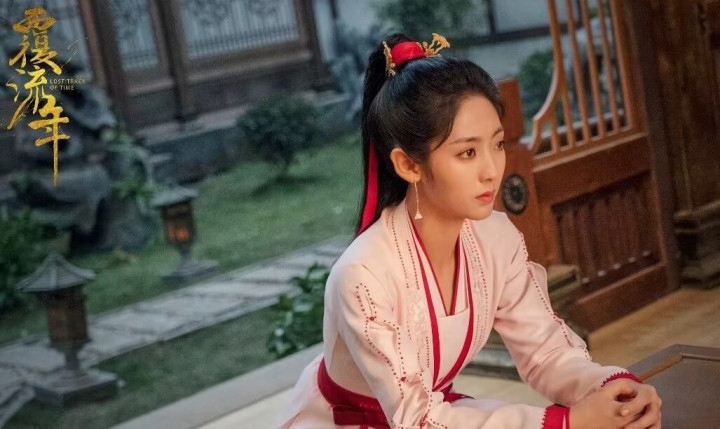 �Ϸơ�����·�����װ, ��ƾ�ϲ����, �����˱뺷����������(�Ϸ�,���˱뺷,����·,��ƶ�С˵)