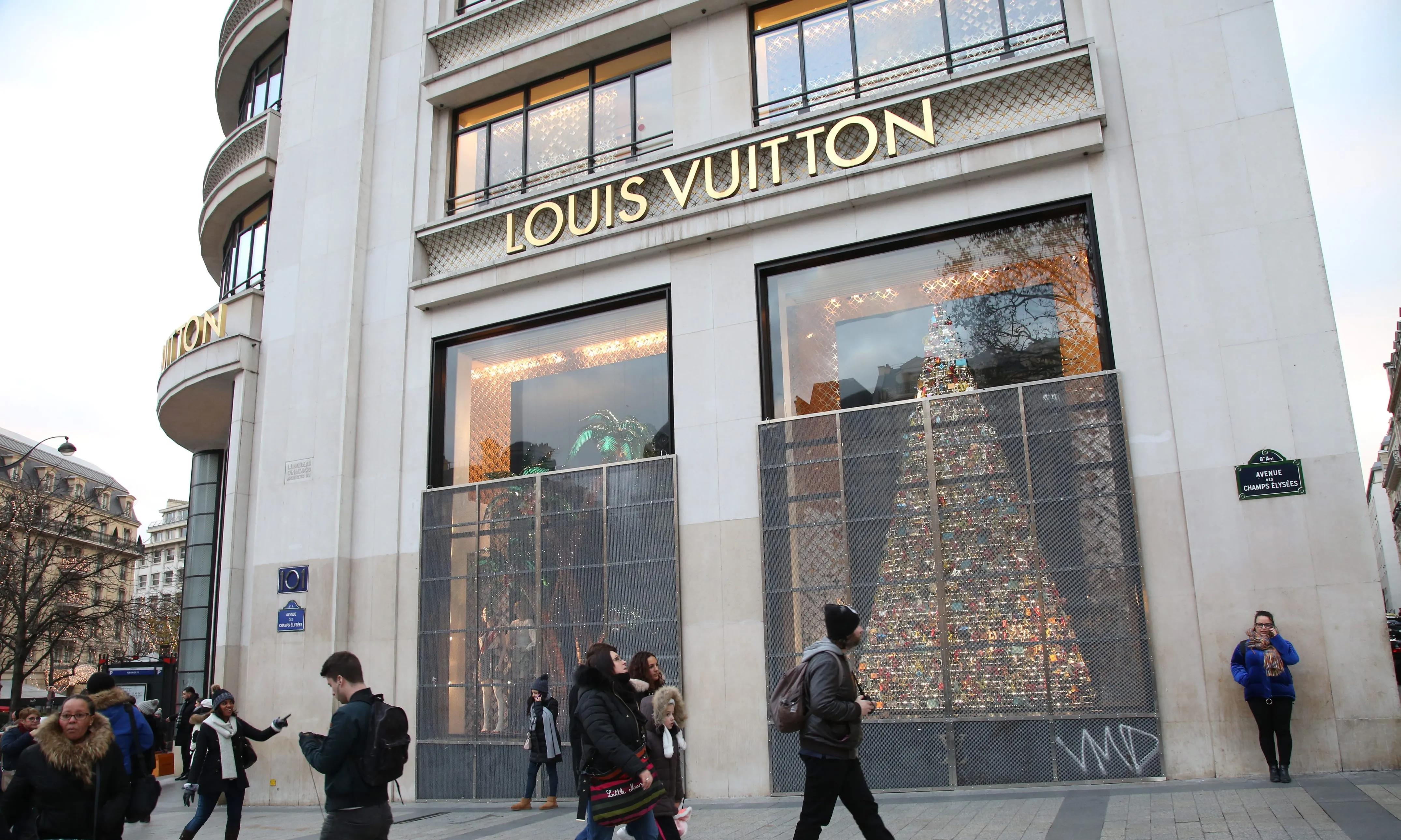 LVMH蒸发1670亿！中国客群骤降15%，老铺黄金却狂增10倍