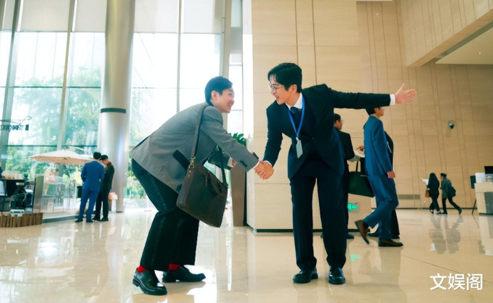 Ʊ����7��, ��������8.2, ���ƽ�����ڱ���ߵĹ���ϲ��(�����Ӱ)