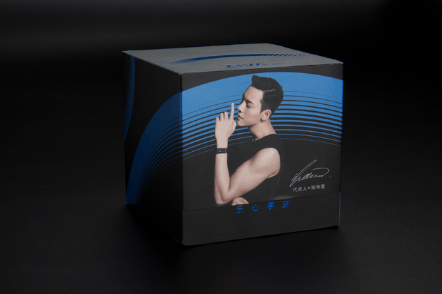 乐心ziva plus智能手环: 小贵, 但吃定运动市场的野心更大