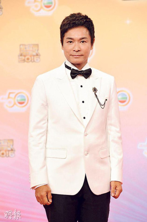 周骢获奖但字幕误写"周聪",说得奖感言被催