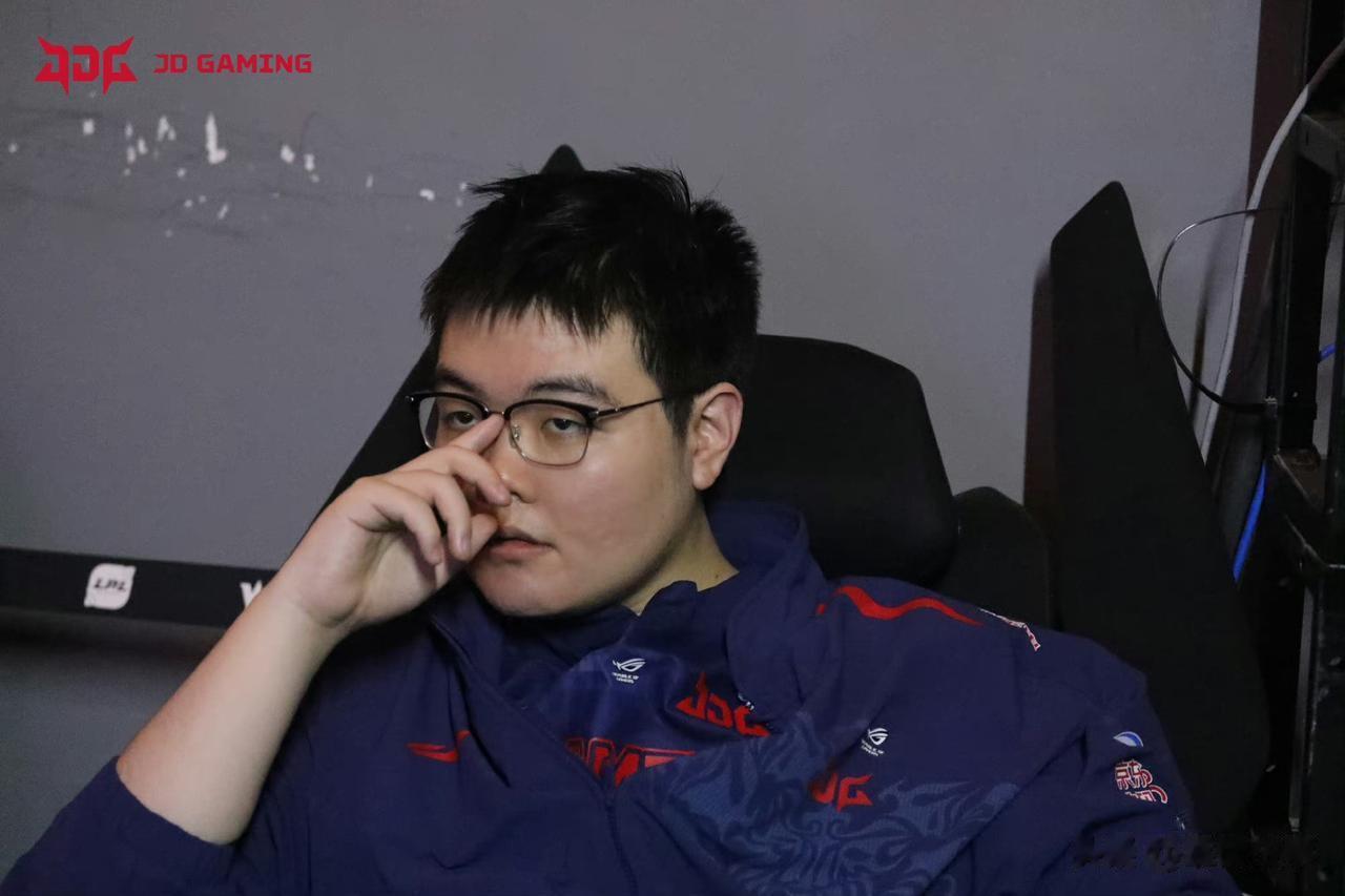 LOL：JDG对战LNG队内语音曝光，369红温怒斥打野，辅助喊打野别送在J