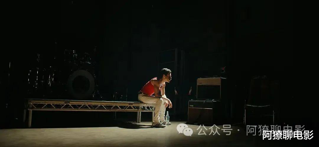 《波西米亚狂想曲》: 在影院里听演唱会是什么感觉?(波西米亚狂想曲 大卫鲍伊)