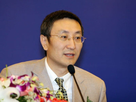 上海电视台财经频道主持人左安龙在2009年出场费就达10万.