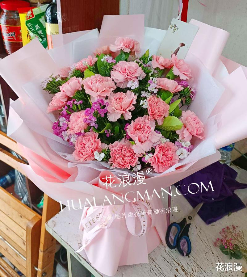 網上買花送媽媽要注意什麼 如何在網上給媽媽訂一束生日鮮花 信息峰