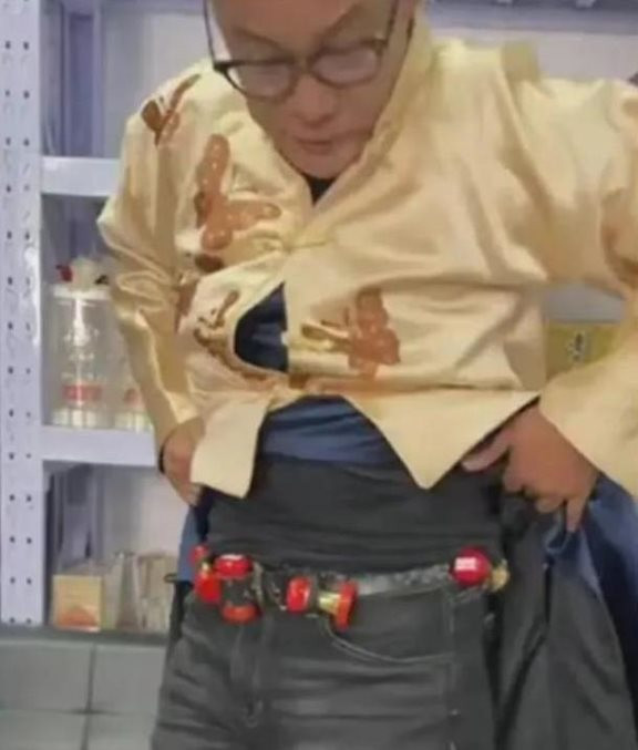 ǡŮ? Ҷ诵ǵСĻ, ȫдϡ!(,,Ҷ,)