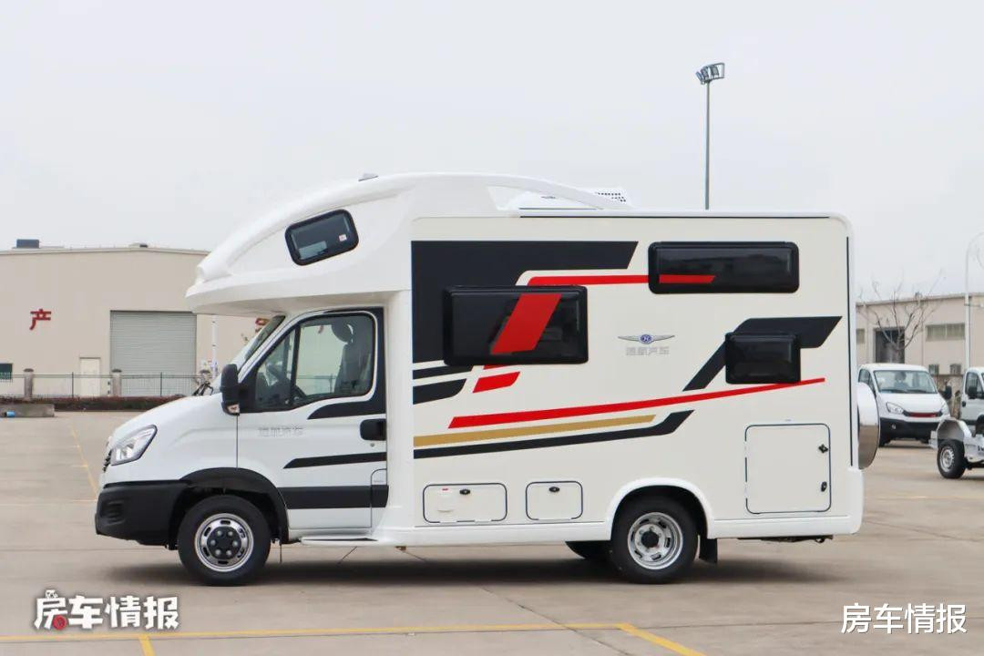 旌航新款房车 标准6座6卧设计 带5度电 300l净水一家人也够用 资讯风