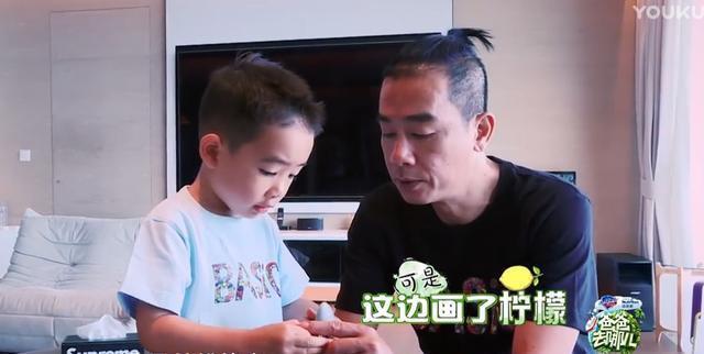 爸爸去哪儿: 性格应采儿, 外貌陈小春, 神似小鱼儿! 英语比我好!