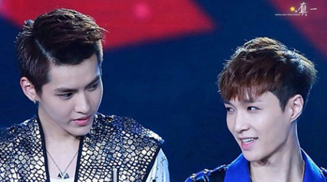 答案肯定不是的,张艺兴和吴亦凡两人的关系好着呢,远比你们想象中的