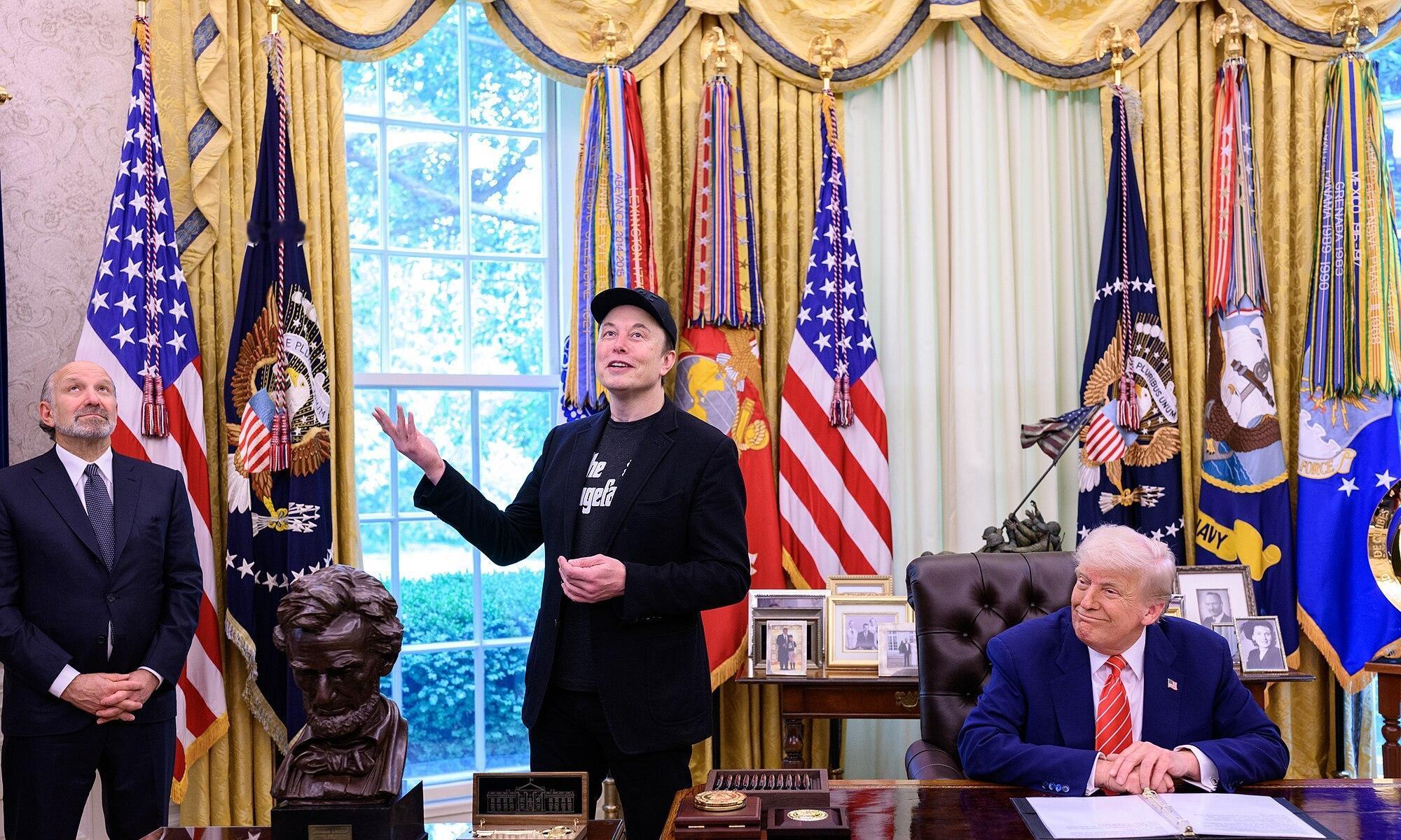 马斯克砸3.66亿保共和党！SpaceX合同、特斯拉监管，这笔钱在保啥