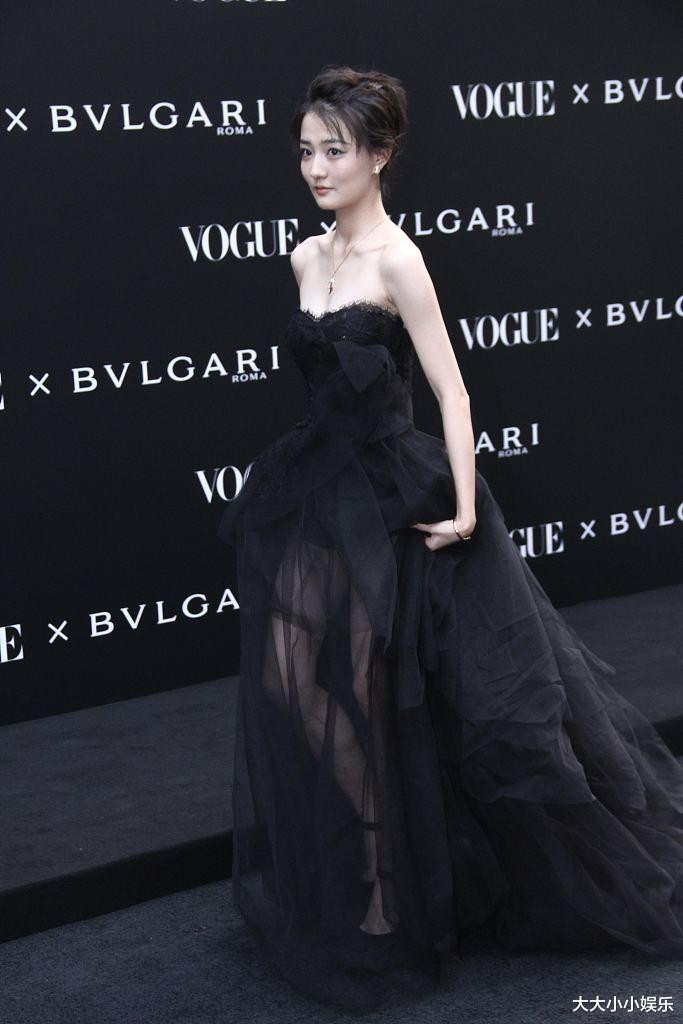 ��V����µķ�������: ����ں��ϵ����ʵ�Ӱ���ϵ�ʱ����ʾ(���ϵ����ʵ�Ӱ�ڼα�)