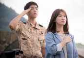 在客岁大火的韩剧《太阳的后裔》播出时期, 两人多次传出绯闻, 但都逐个承认。