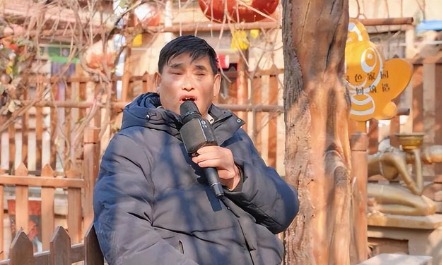 大衣哥10余场演出被举报叫停！官方0处罚，他反手起诉