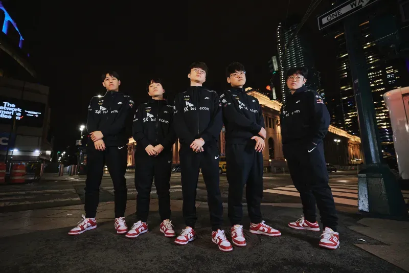 [流言板]T1打野Oner更新和Faker的合照，并配文：Faker，你好