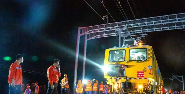 大桥刚建成准备庆祝 吨钢筋突然落下 75人当场殒命 军事 快乐柠檬 L站