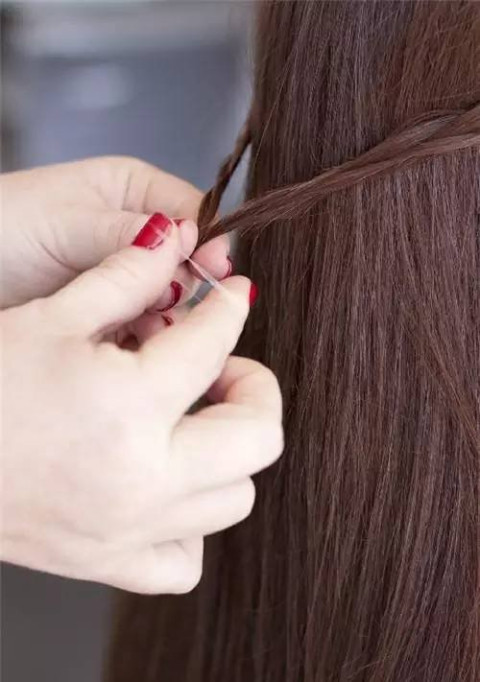 随手绑一下, 直发马上变女神发型, 路人都看傻了