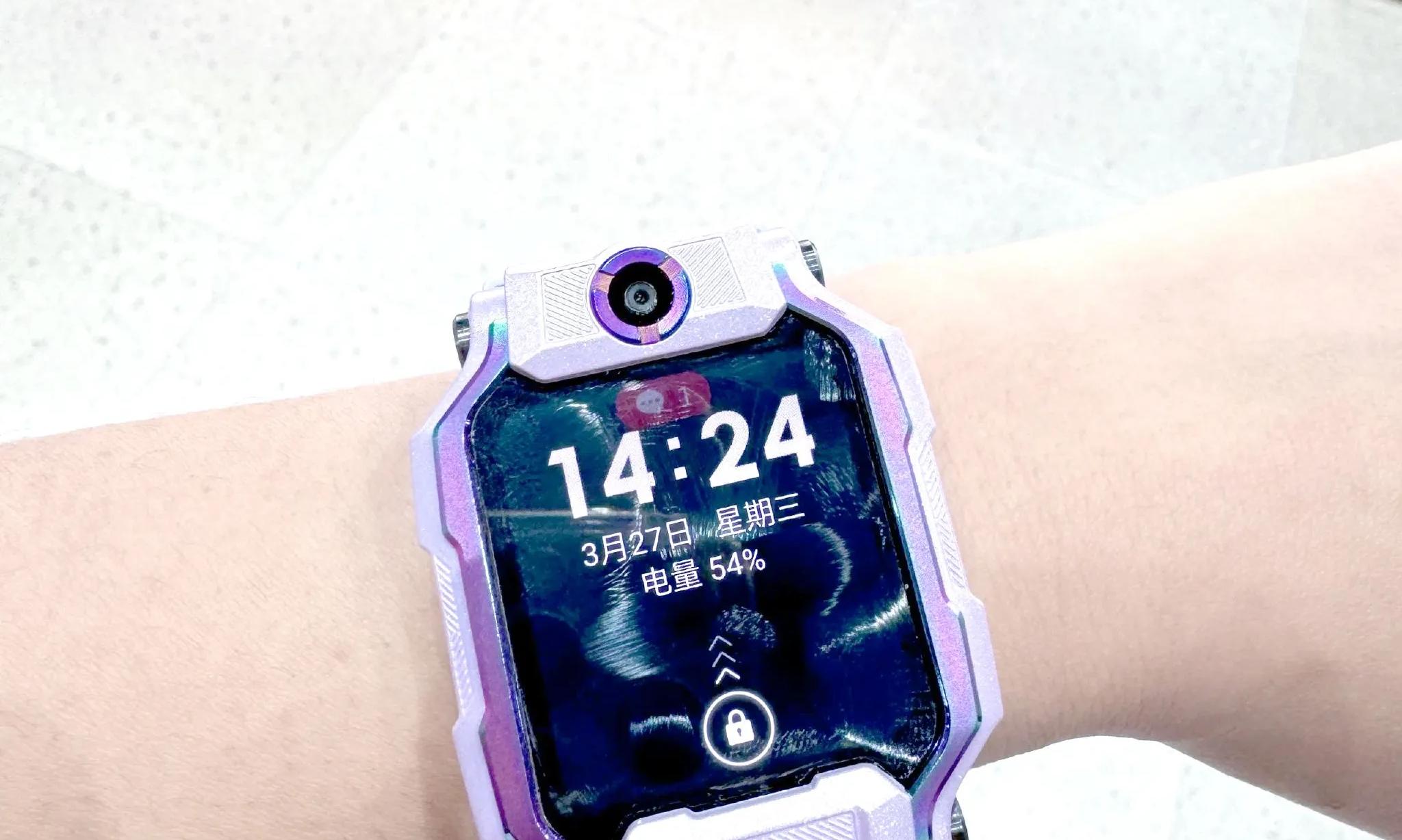 小天才卖2699元：硬件不如老年机，溢价全在社交绑架