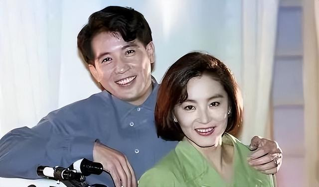 秦汉: 与林青霞虐恋20年, 看了他76岁的处境, 证明周润发没说错!(香港明星,林青霞,秦汉,周润发演的电影)