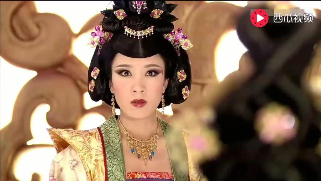 打开 《宫心计》刘三好救场,阮司设与布小顺滴血验亲 打开 俩美女