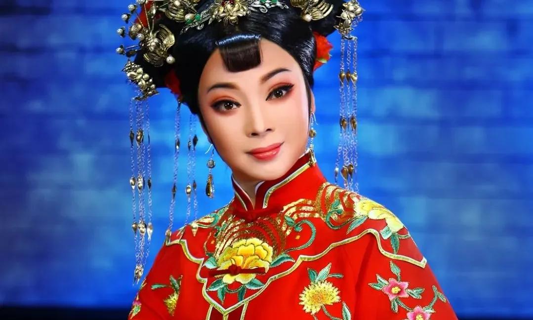 优酷卖嫁金钗戏服：婚服4万常服3万，一口价模式变了