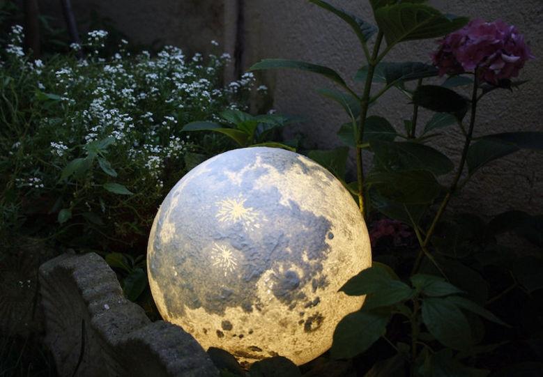 艺术家设计出行星造型的夜灯, 唯美梦幻, 仿佛能拥抱整个太阳系