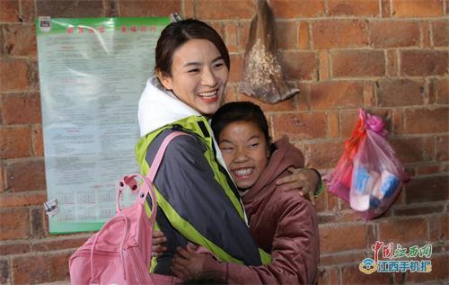 萍乡"爱心妈妈"吴倩用无私母爱点亮300弱势儿童希望之路