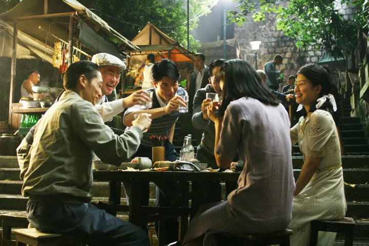 ��Ӱ��ɫ�䡷: Ů��, �����׸ж�