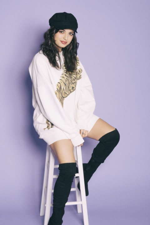 前因为一首《星期五》(friday)曝红的流行歌手丽贝卡·布莱克(rebecca