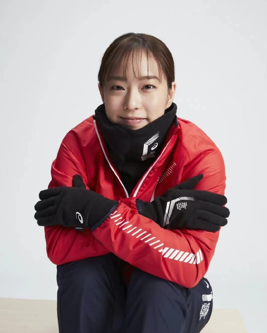 石川佳纯2023兔年写真出炉!30岁石川佳纯用手比作兔耳朵_zzd_学生时代