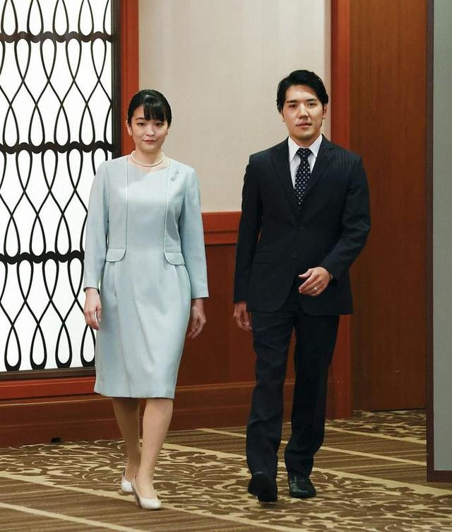 真子公主夫妇婚后首外出 为爱裸婚变年轻 婆婆遭前未婚夫打脸 全网搜