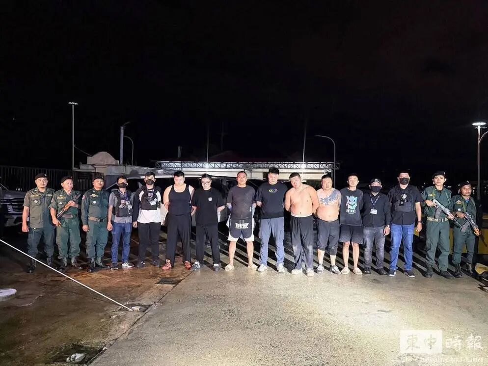 柬埔寨破获特大毒品枪支案, 7名中国人落网, 有人身上纹龙画虎, 缴获840公斤毒品、49支长短枪及近8000发子弹