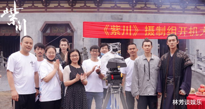 ����������һ���Ĵ�����, ��֪���������ڡ�ק��ʲô!(����������Ȼ������)