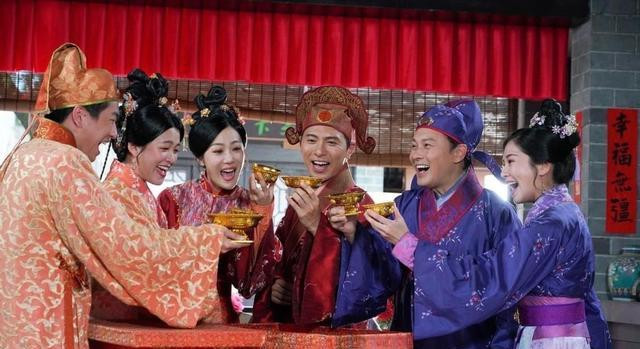 TVB新春贺岁剧动态拜年, 薛家燕回归领衔, 年三十晚到发放笑弹(香港薛家燕电视剧)