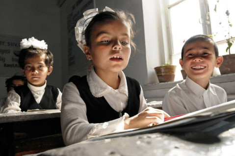 开学不知道穿什么? 世界各国校服大比拼