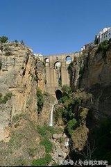 四川文物专家发现悬崖上居然存在神秘古堡, 而