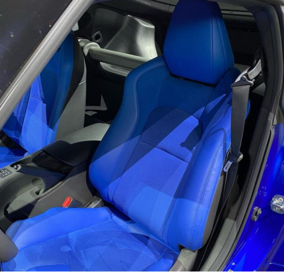 時尚藍色塗裝 藍色運動座椅 日產經典跑車 Z 實車圖片-圖6