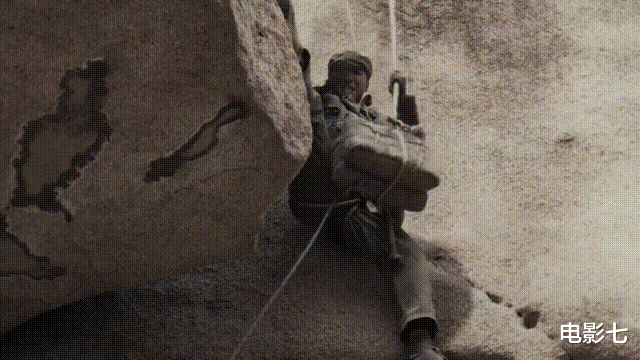 �����Ӣ�ۡ����ӱ���, ֣�������˸���ͷ, �ⲿ��ץס����������