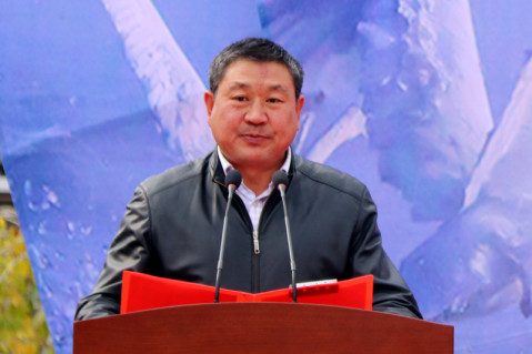 海南州副州长王萍致词