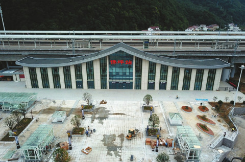 西成客专沿线新建车站曝光 四川段站点吃喝玩乐攻略